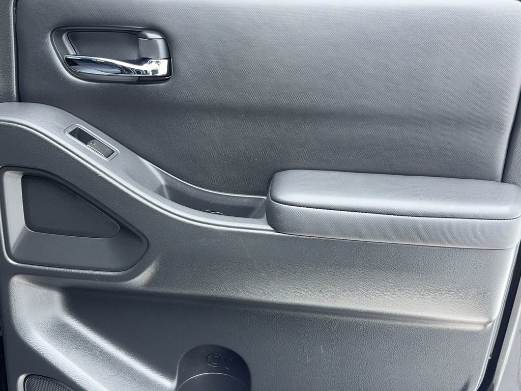 Used 2023 Nissan Frontier SV w/ SV Convenience Package image 51