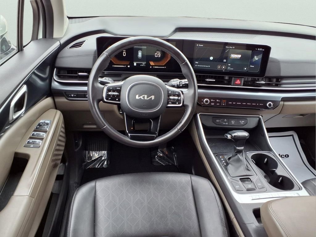 Used 2025 Kia Carnival FWD image 9