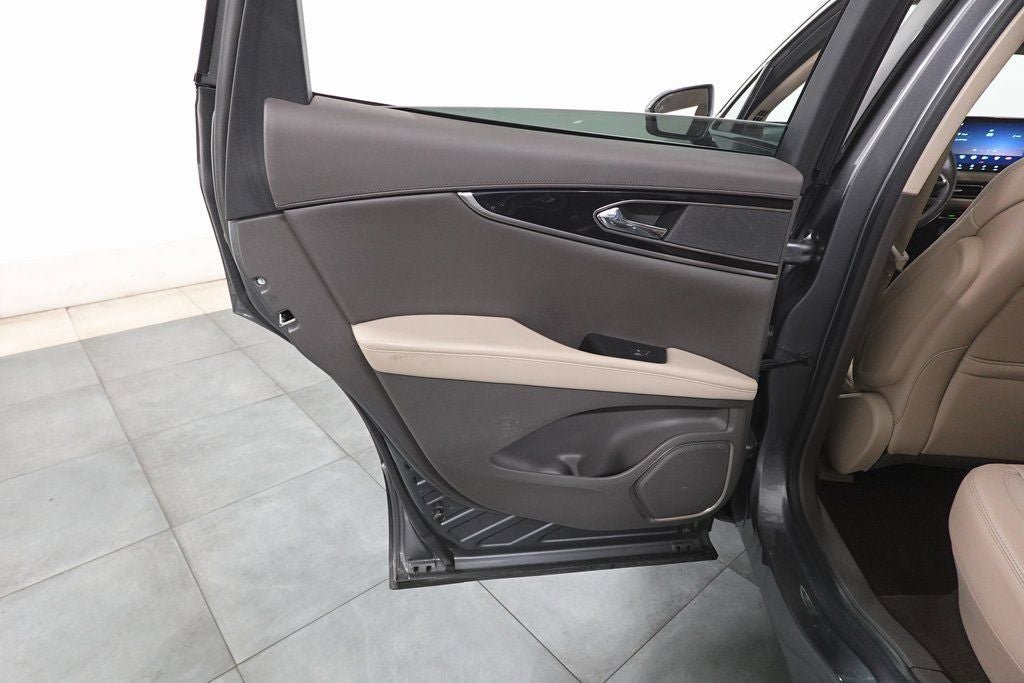 Used 2023 Lincoln Nautilus AWD w/ Premium Package image 23