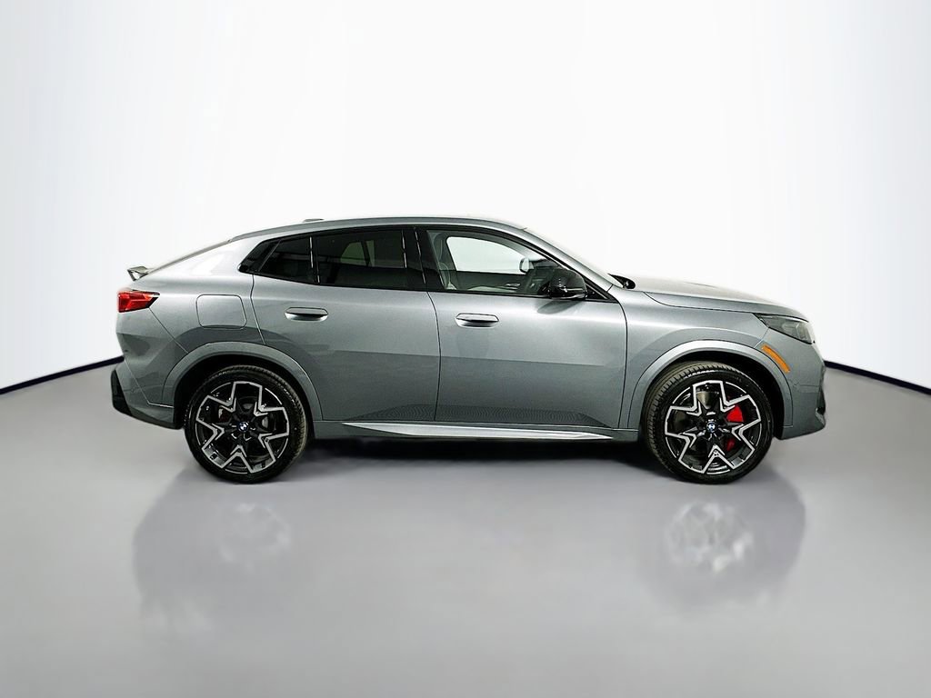 Used 2026 BMW X2 xDrive28i w/ Technology Package image 4
