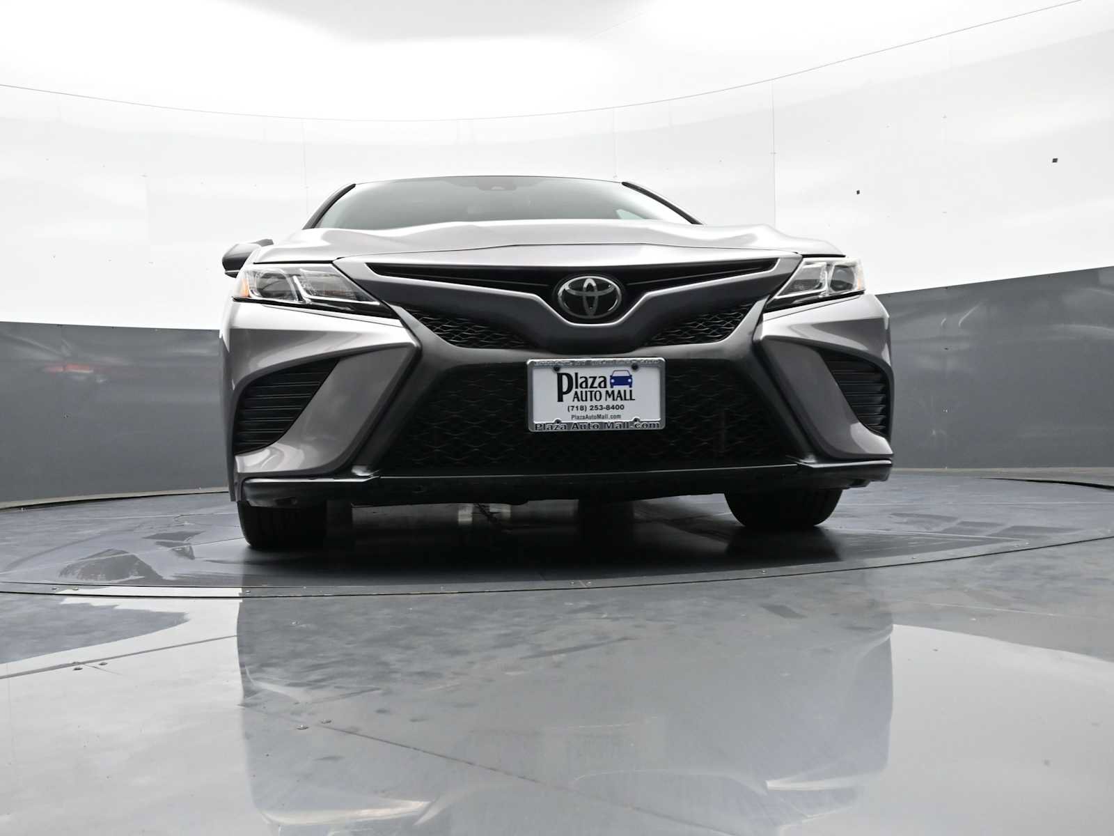 Used 2020 Toyota Camry SE w/ Convenience Package FWD image 30
