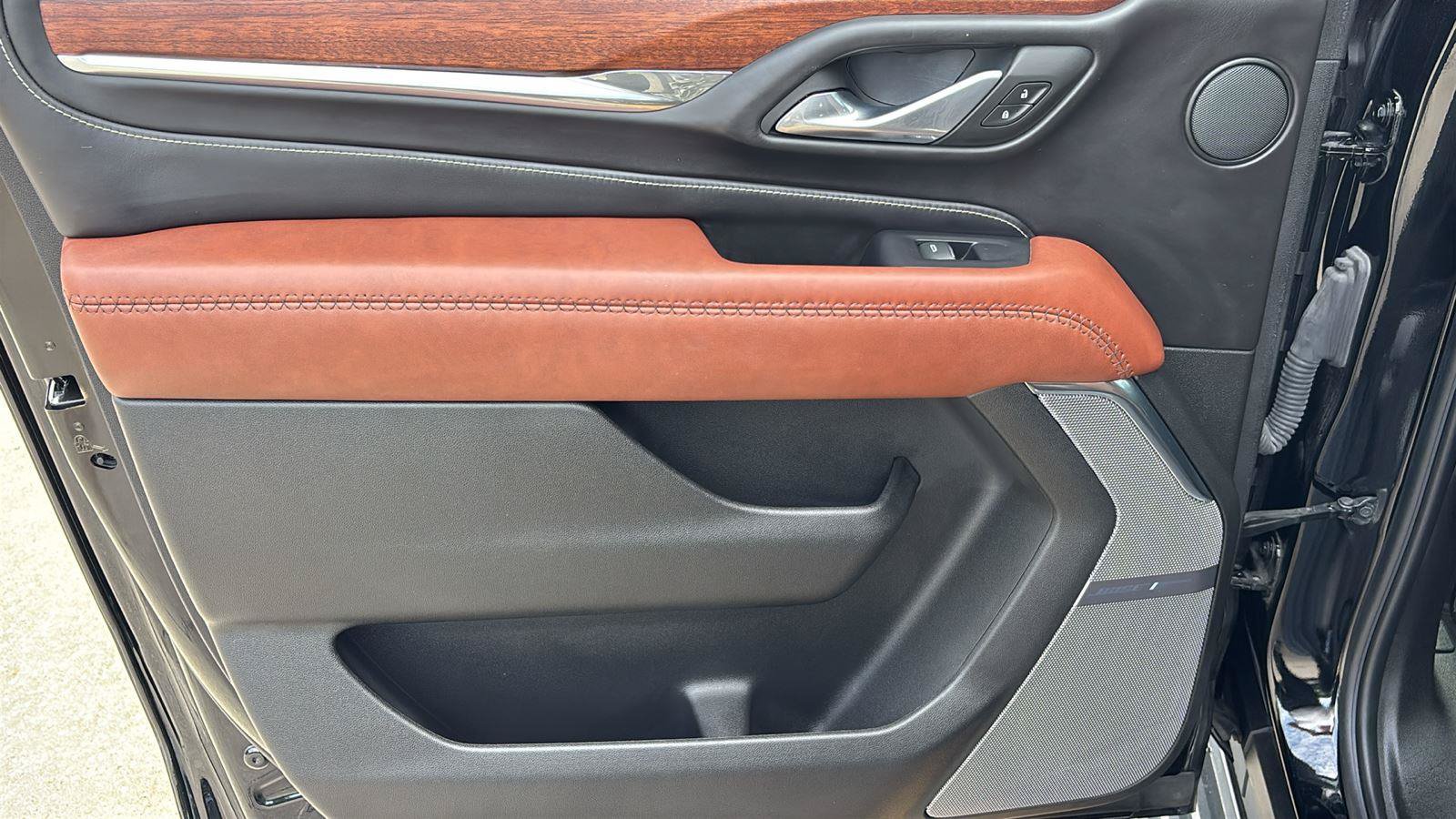 Certified 2023 GMC Yukon XL Denali Ultimate w/ LPO, Floor Liner Package AWD/4WD image 19