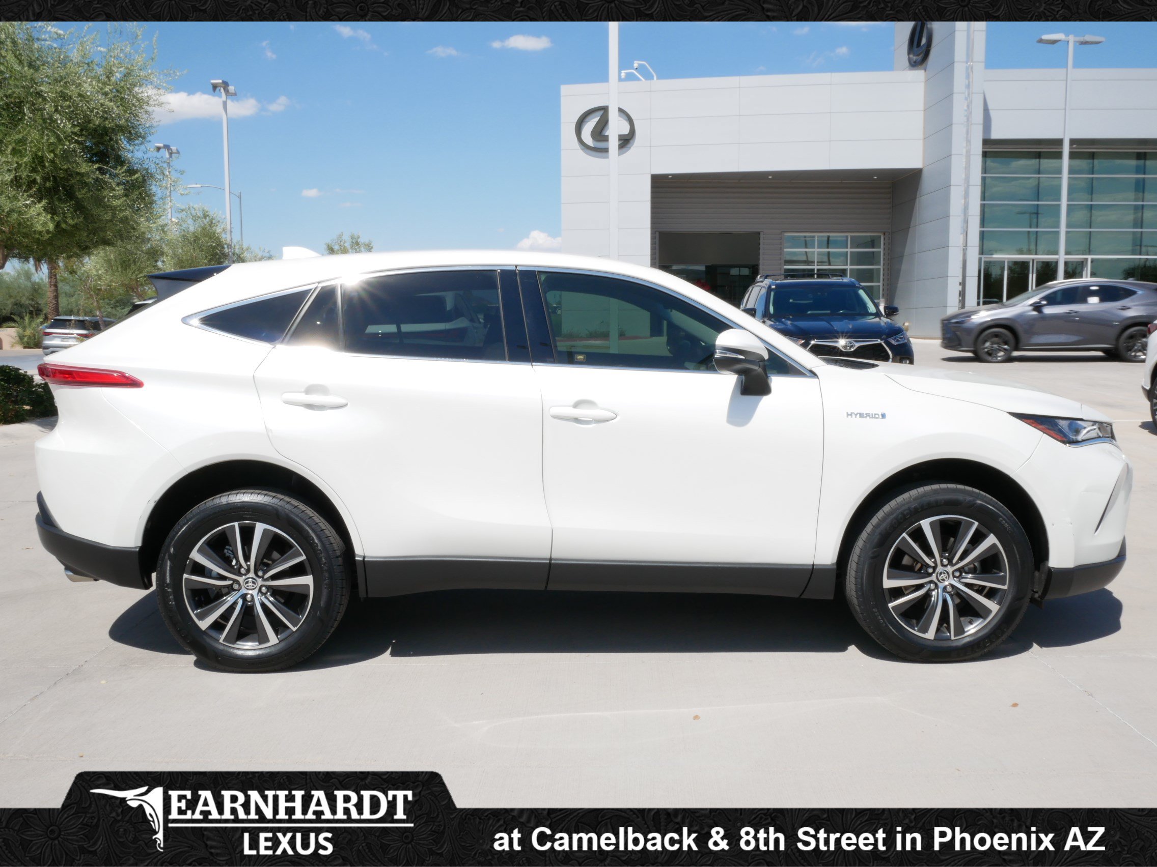 Used 2021 Toyota Venza LE w/ Carpet Mat Package (TMS) AWD/4WD image 11