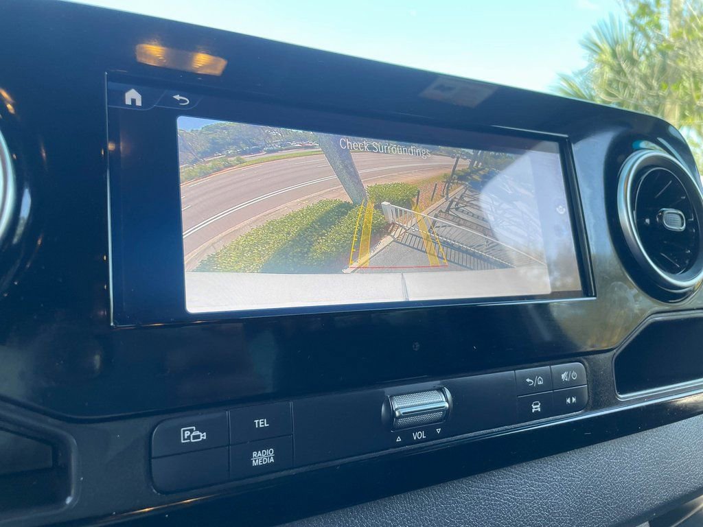 Used 2025 Mercedes-Benz Sprinter 2500 image 18