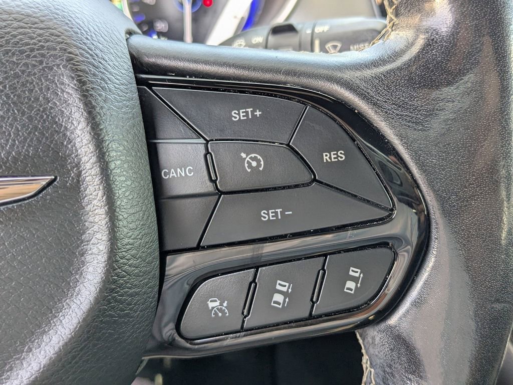 Used 2021 Chrysler Pacifica Touring w/ S Appearance Package image 24