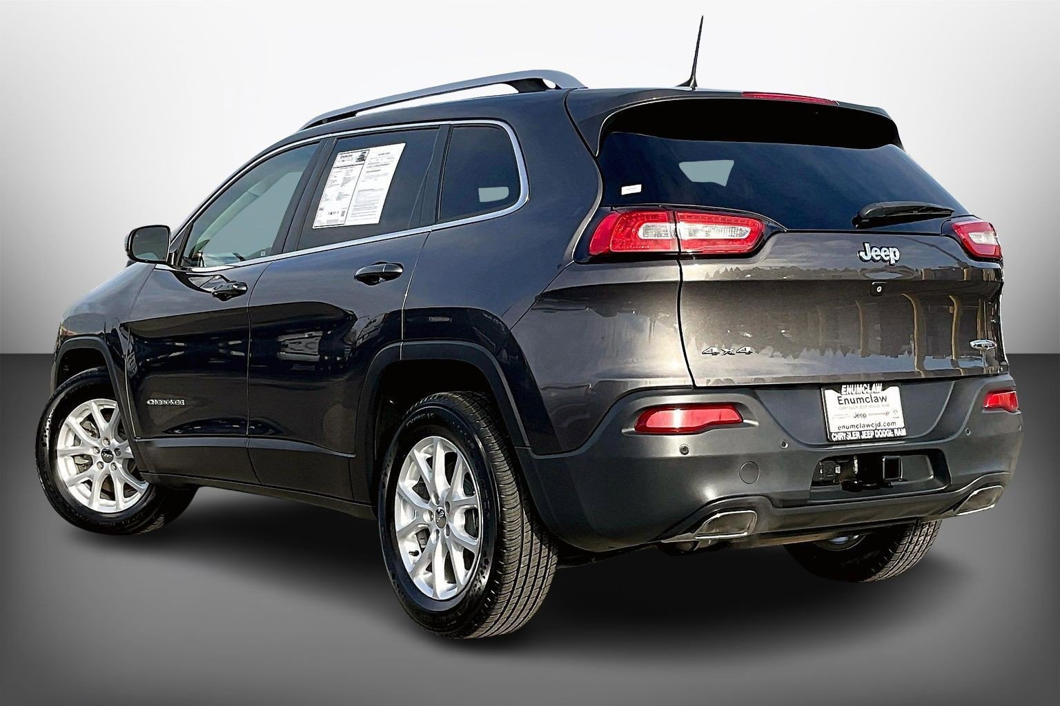 Used 2018 Jeep Cherokee Latitude Plus w/ Comfort/Convenience Group image 11