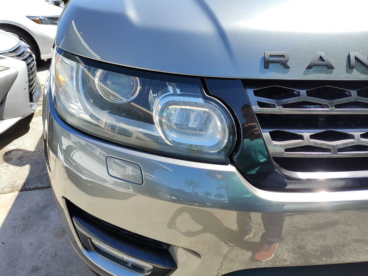 Used 2015 Land Rover Range Rover Sport SE image 23