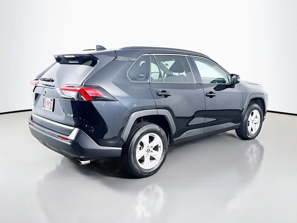 Used 2021 Toyota RAV4 XLE image 5