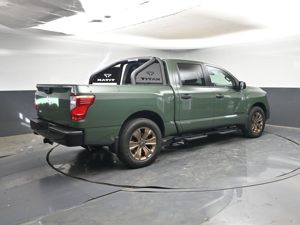 Used 2024 Nissan Titan SV w/ SV Bronze Edition Package image 5