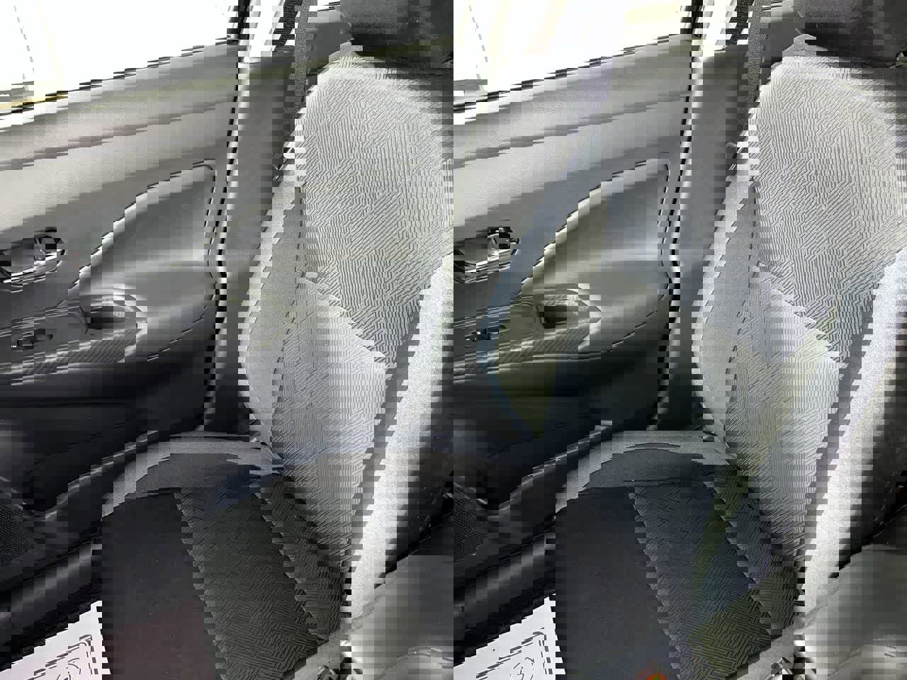 Used 2025 Nissan Versa SV image 24