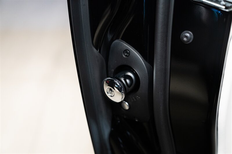 Used 2023 Rolls-Royce Cullinan Black Badge w/ Dark Exterior Package AWD/4WD image 14
