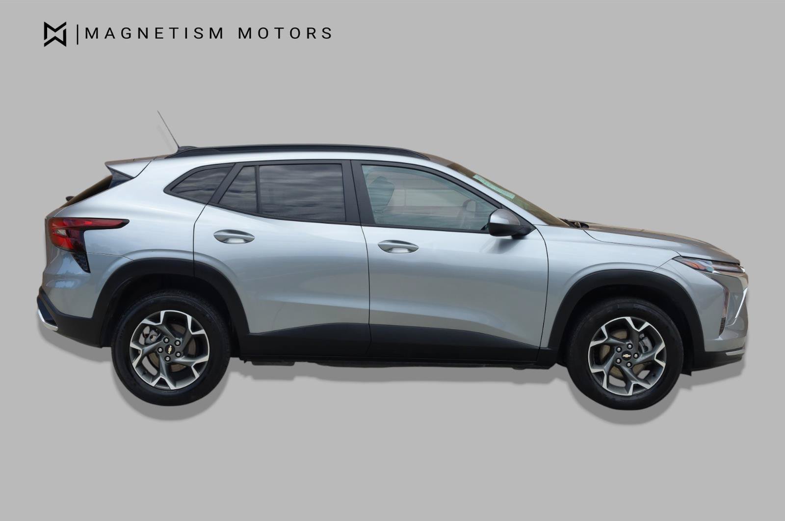 Used 2024 Chevrolet Trax LT FWD image 3