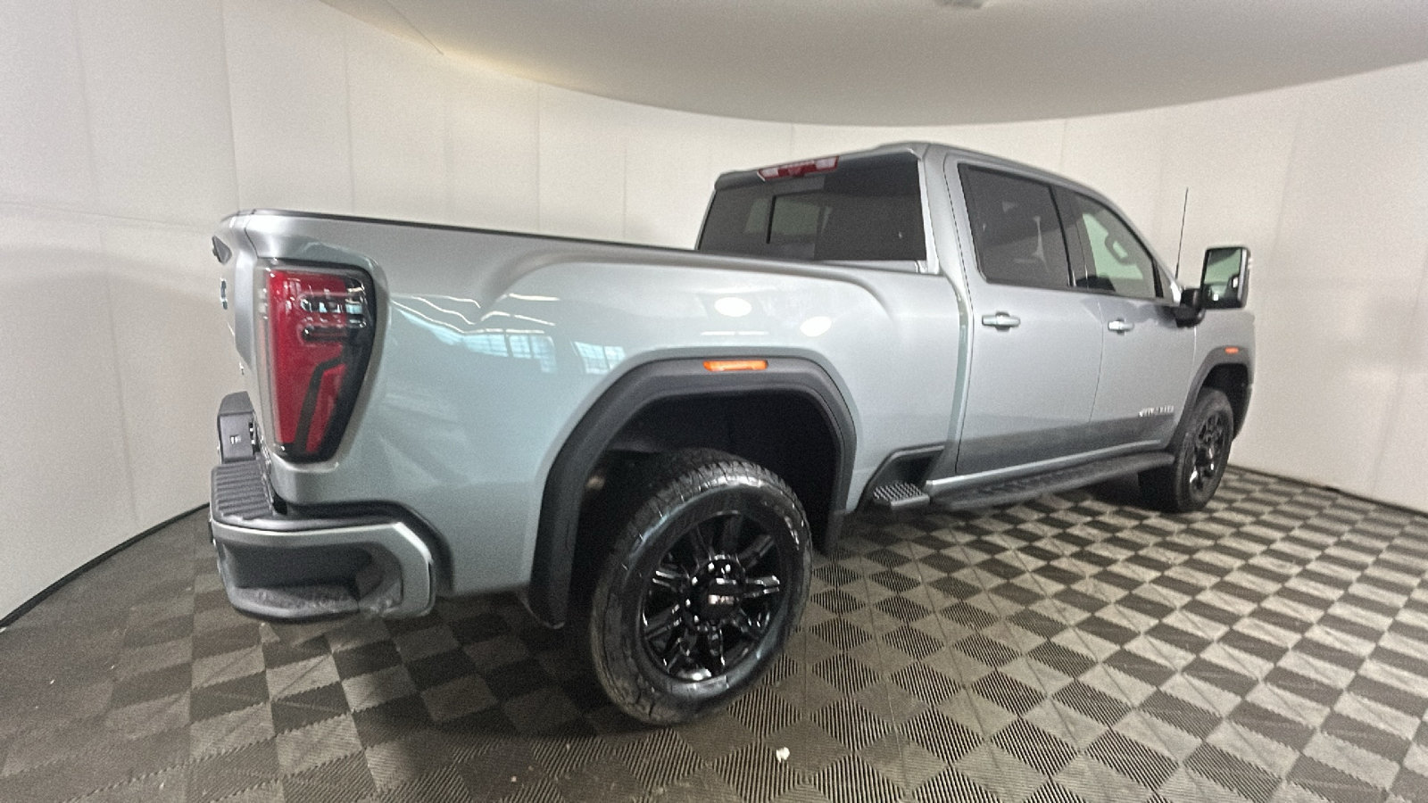 Used 2026 GMC Sierra 2500 AT4 w/ AT4 Premium Plus Package AWD/4WD image 3