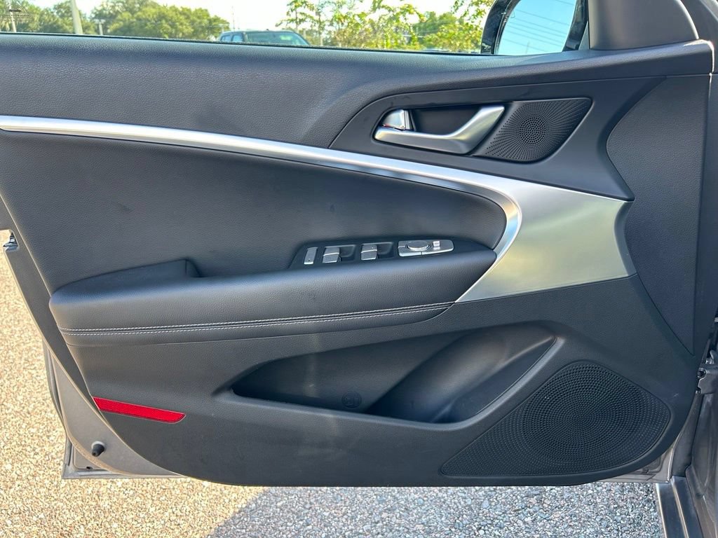 Used 2025 Genesis G70 2.5T AWD/4WD image 18