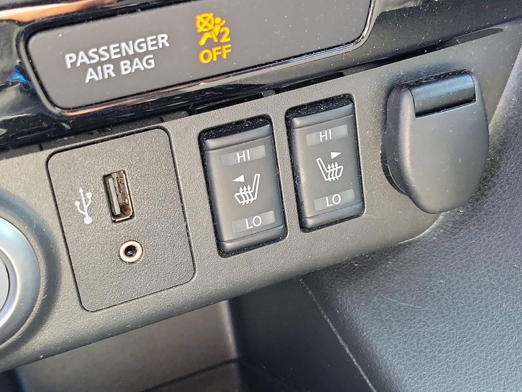Used 2018 Nissan Leaf SV w/ SV All Weather Package FWD image 31