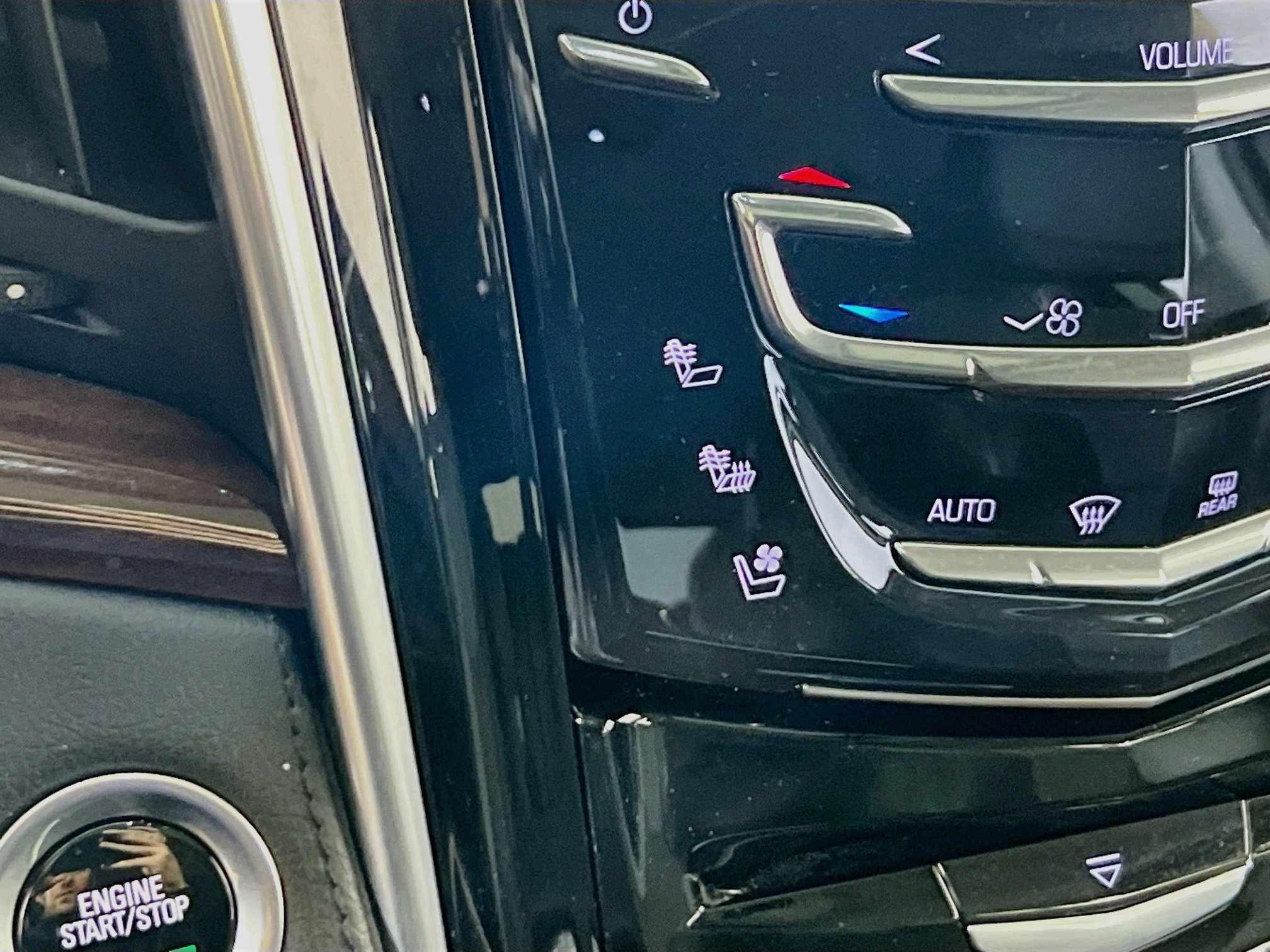 Used 2020 Cadillac Escalade Luxury AWD/4WD image 20