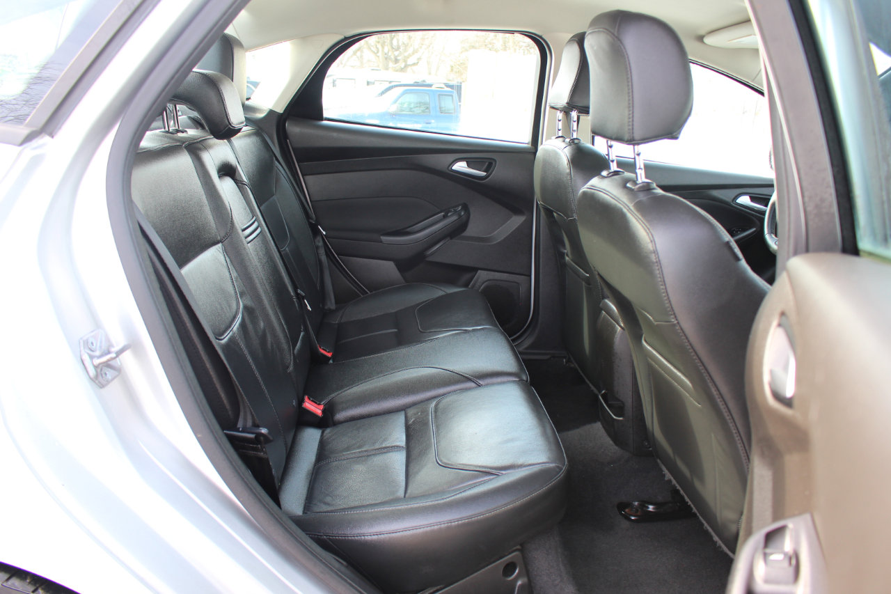 Used 2016 Ford Focus SE w/ Equipment Group 201A image 34
