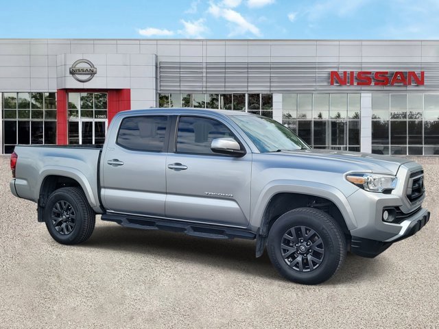 Used 2023 Toyota Tacoma SR5 w/ Technology Package image 2