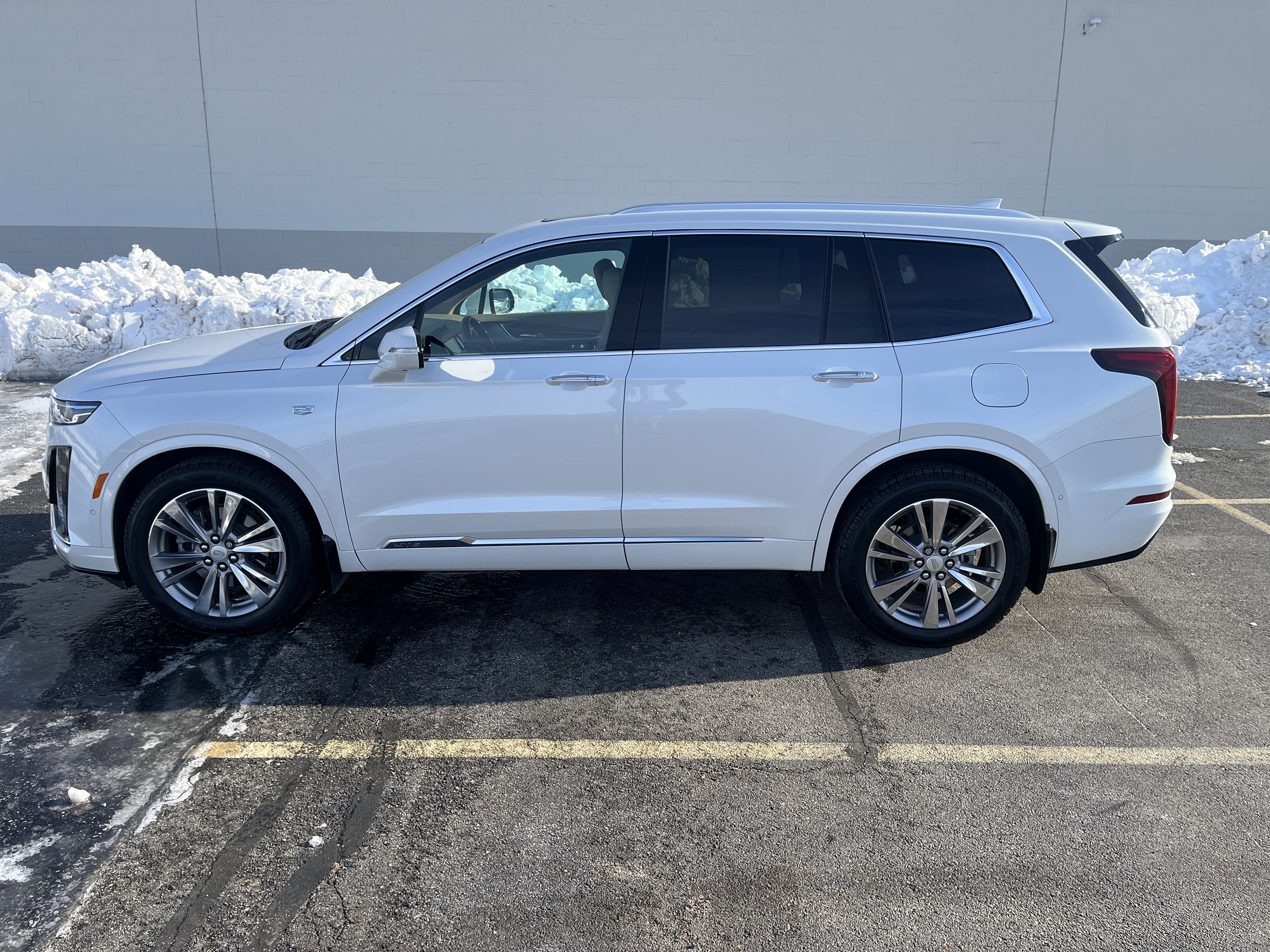 Used 2024 Cadillac XT6 Premium Luxury w/ Platinum Package image 3