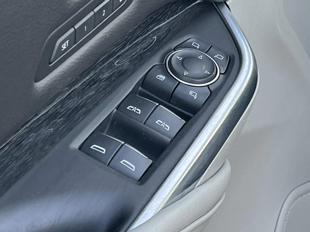 Certified 2023 Cadillac XT4 Premium Luxury w/ Enhanced Visibility Package image 25