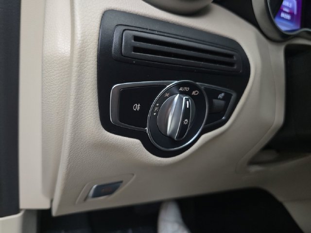 Used 2017 Mercedes-Benz GLC 300 image 24
