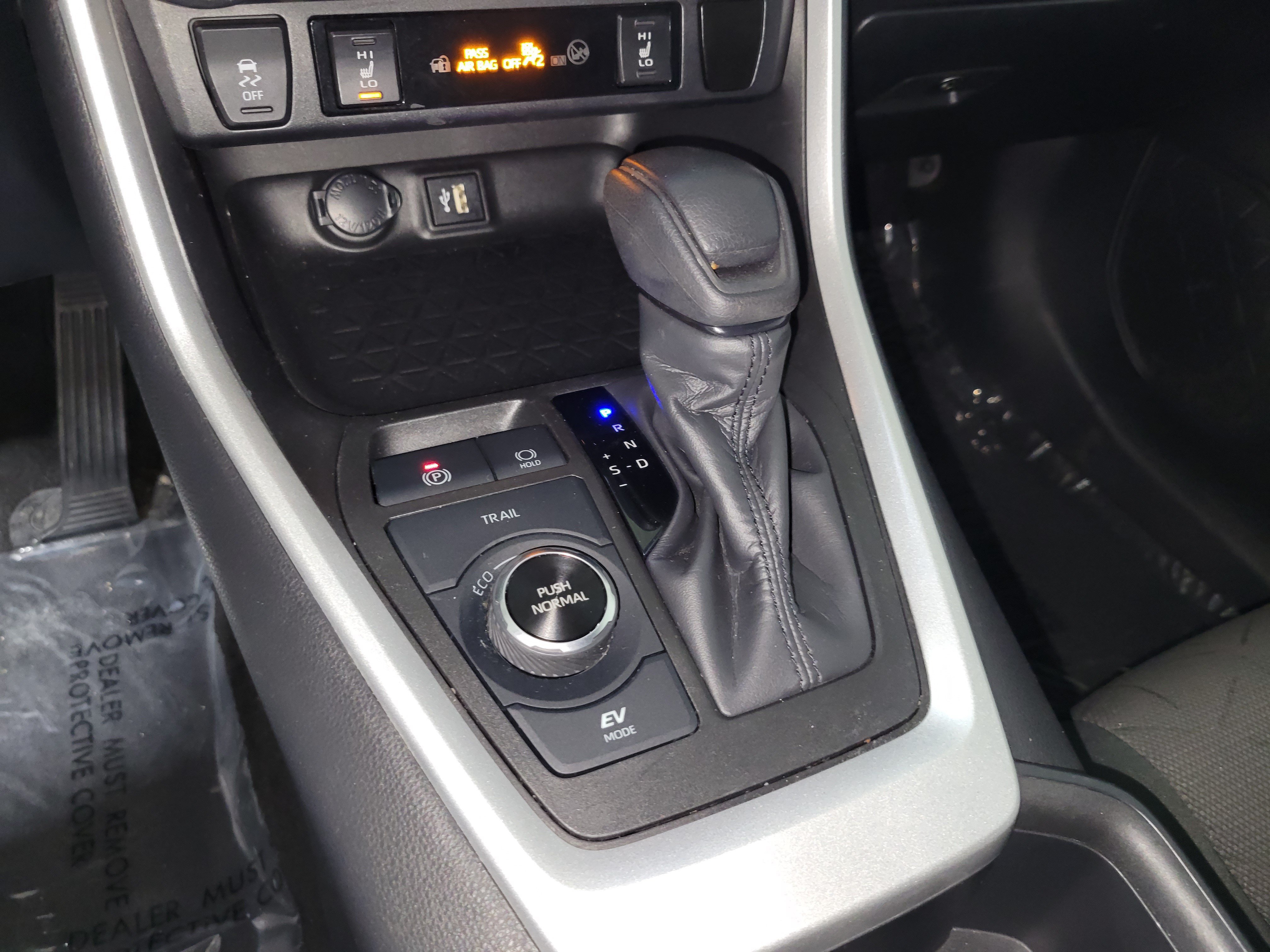 Used 2023 Toyota RAV4 XLE w/ XLE Grade Weather Package AWD/4WD image 28