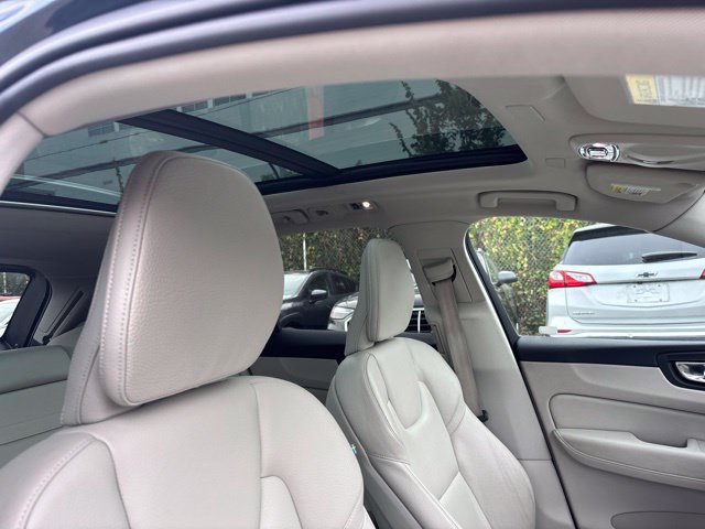 Used 2020 Volvo XC60 T6 Momentum w/ Protection Package Premier AWD/4WD image 27