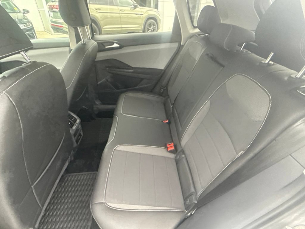 Certified 2023 Volkswagen Taos SE FWD image 20