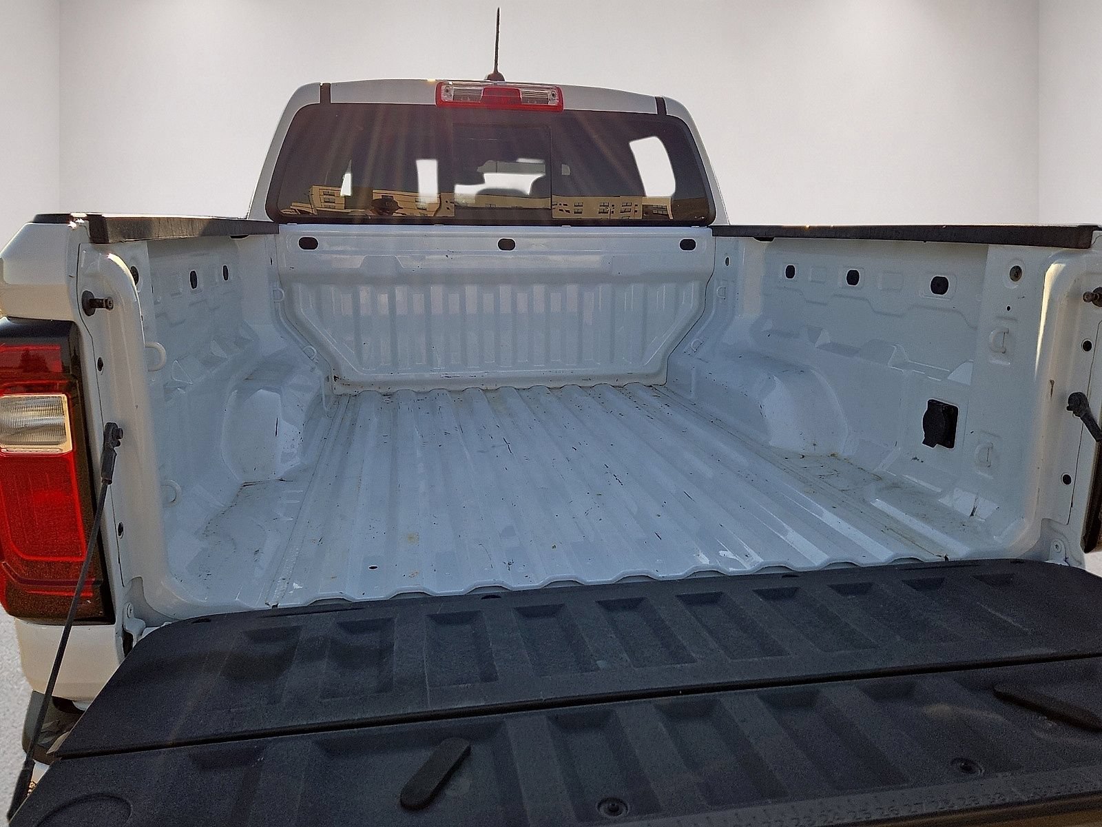 Used 2024 GMC Canyon AT4 w/ Technology Package AWD/4WD image 13