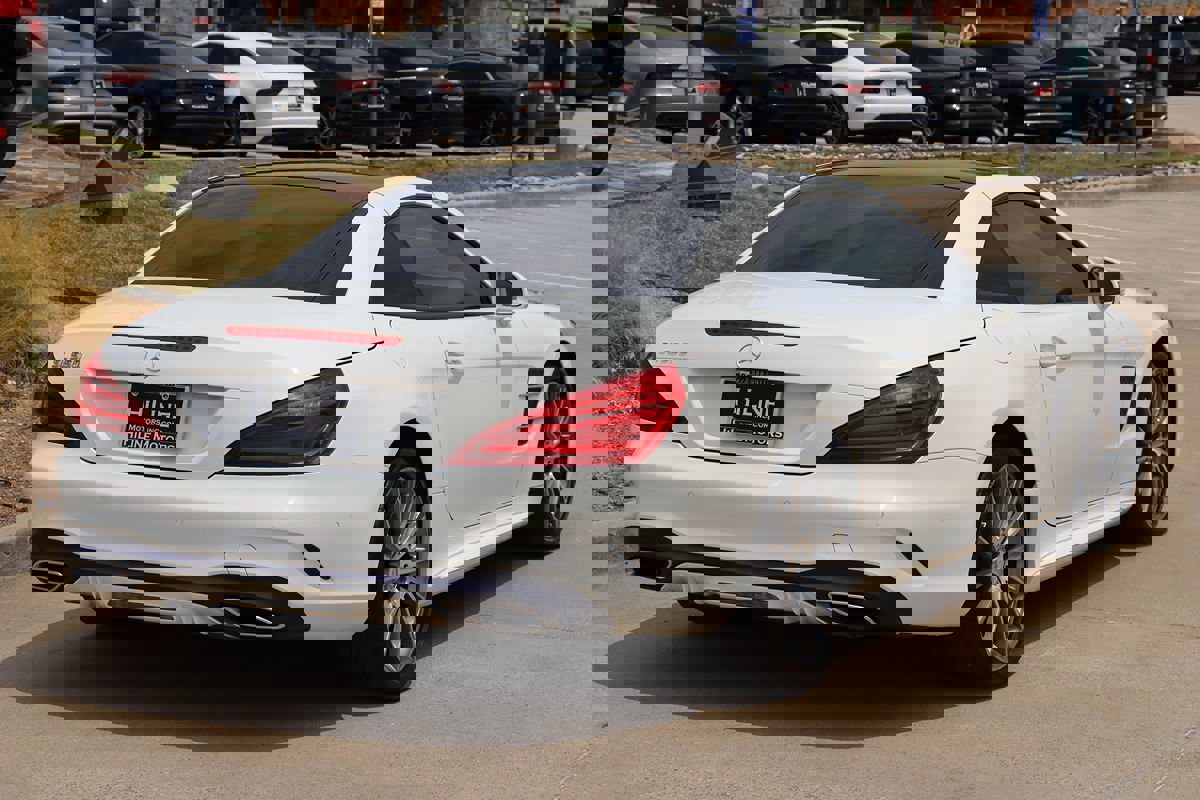 Used 2017 Mercedes-Benz SL 550 w/ Driver Assistance Package image 9