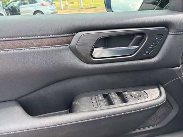 New 2026 Nissan Armada SL w/ Captain's Chari Seat Package image 11