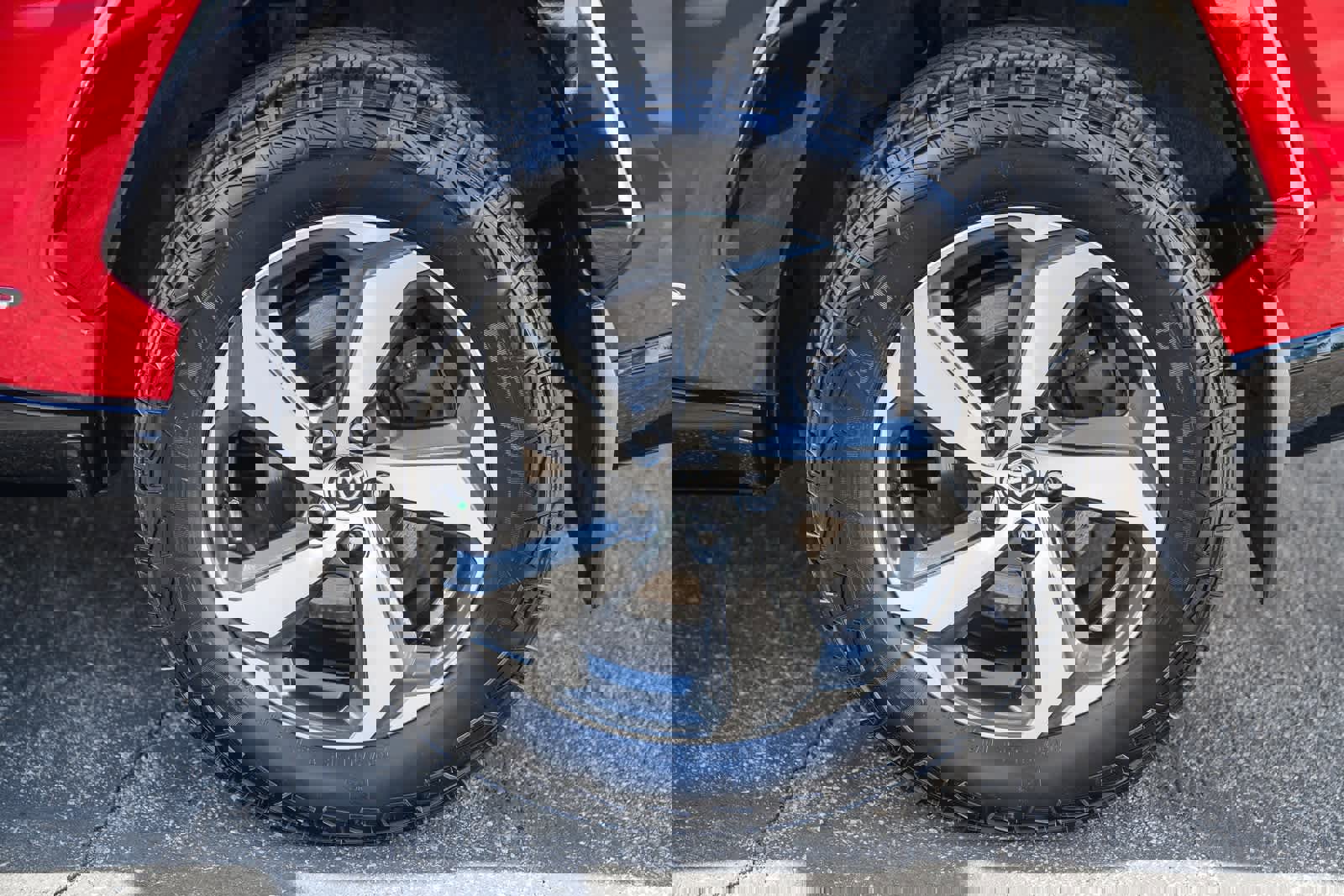 Used 2021 Toyota RAV4 SE w/ Weather & Moonroof Package image 10