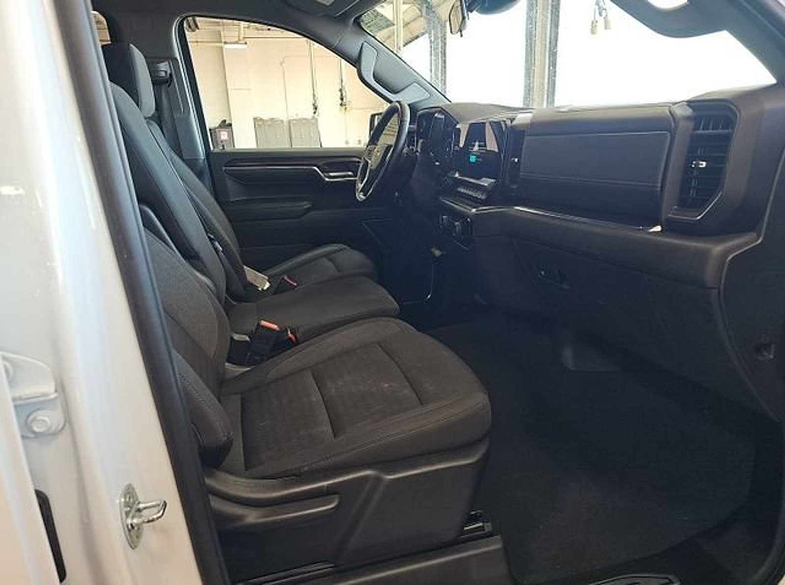Used 2023 Chevrolet Silverado 1500 LT AWD/4WD image 13