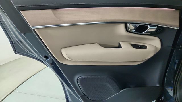 New 2026 Volvo XC90 T8 Plus w/ Protection Package AWD/4WD image 27