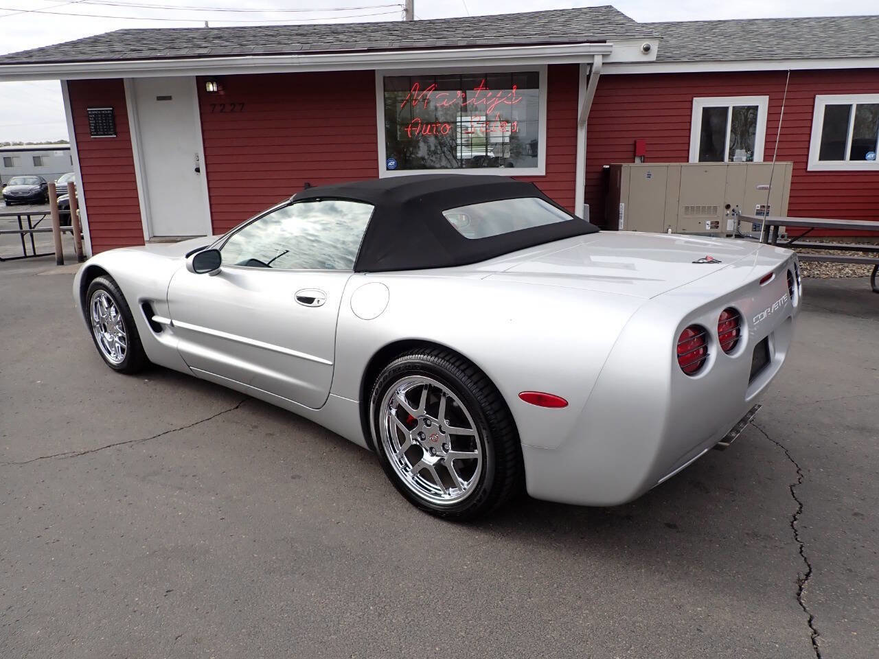 Used 2002 Chevrolet Corvette Convertible w/ Preferred Equipment Group2 RWD image 4