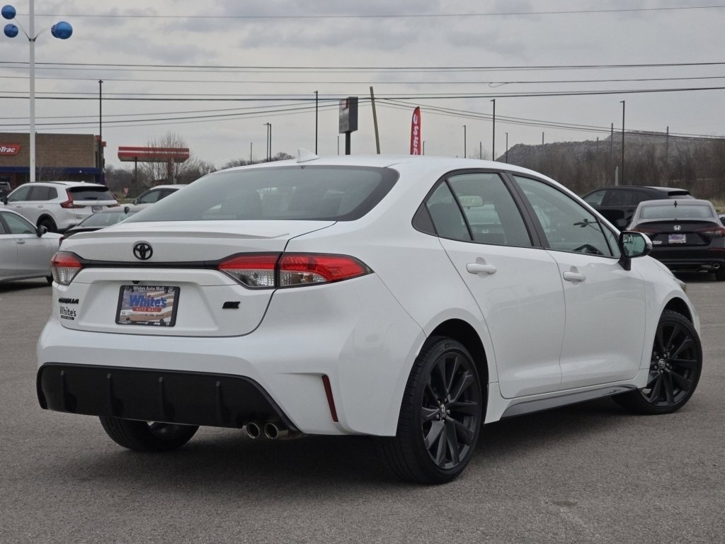 Used 2023 Toyota Corolla SE w/ Carpet Mat Package (TMS) image 4