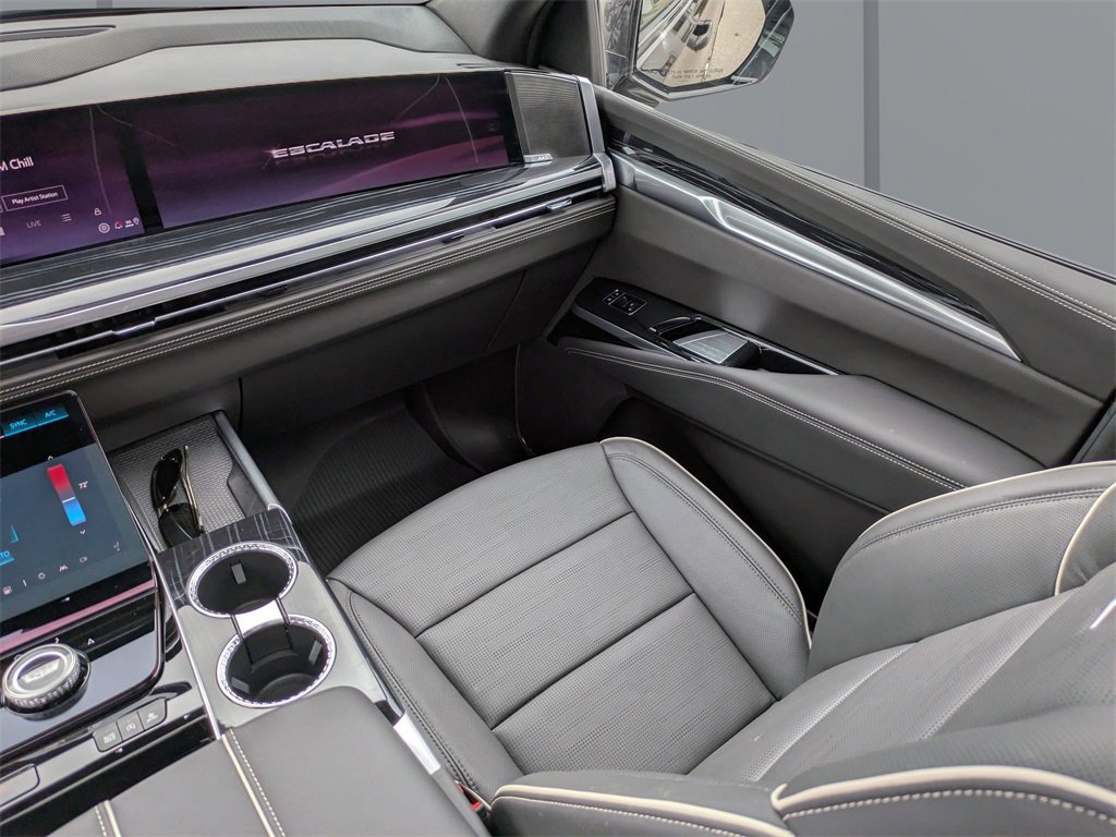 Used 2025 Cadillac Escalade Sport w/ Touring Package image 18