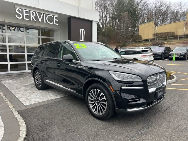 Used 2023 Lincoln Aviator AWD w/ Premium Package image 6