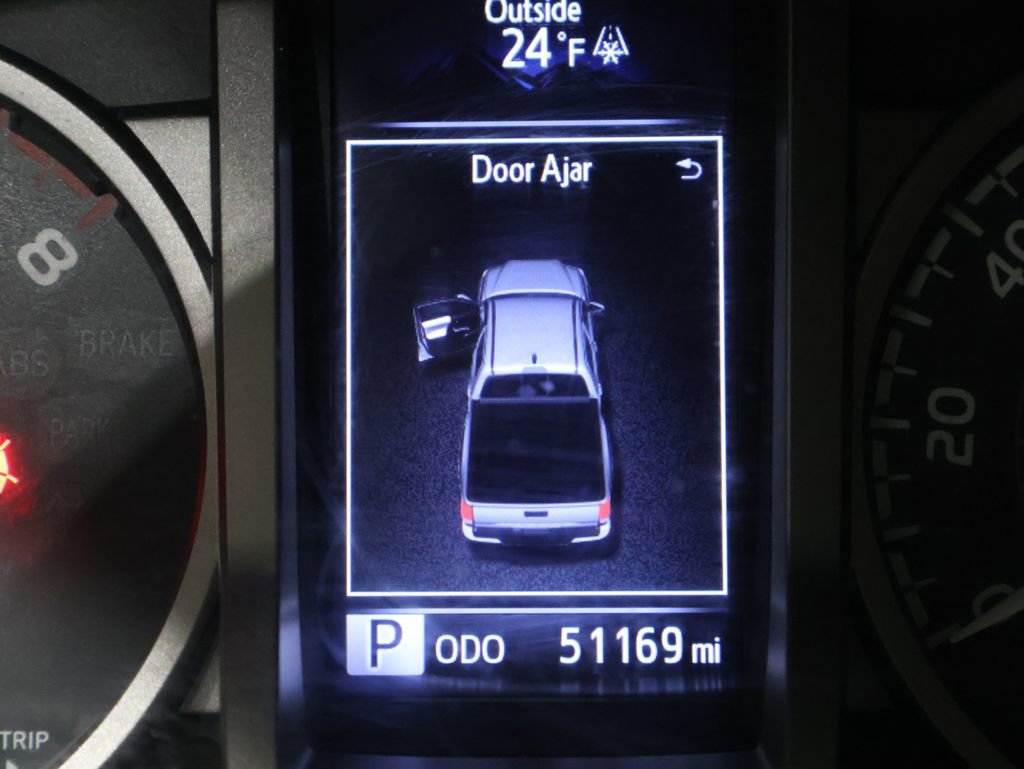 Used 2017 Toyota Tacoma SR5 image 34