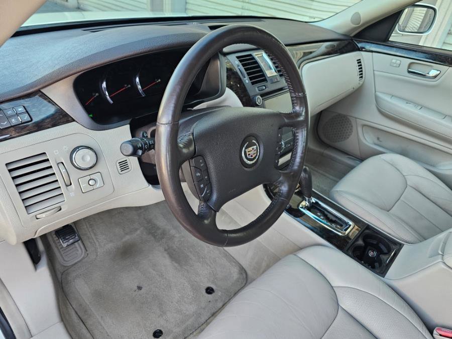 Used 2008 Cadillac DTS w/ Sun And Navigation Package FWD image 18