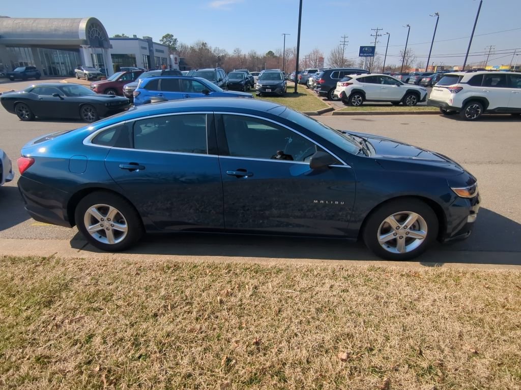 Used 2019 Chevrolet Malibu LS w/ LPO, Convenience Package 1 image 4