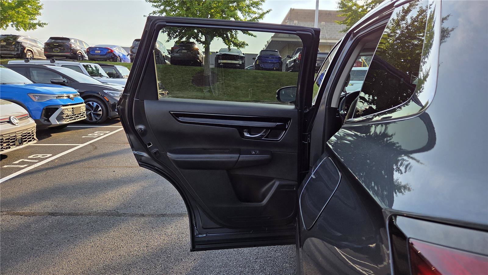 Used 2025 Honda CR-V EX-L image 28