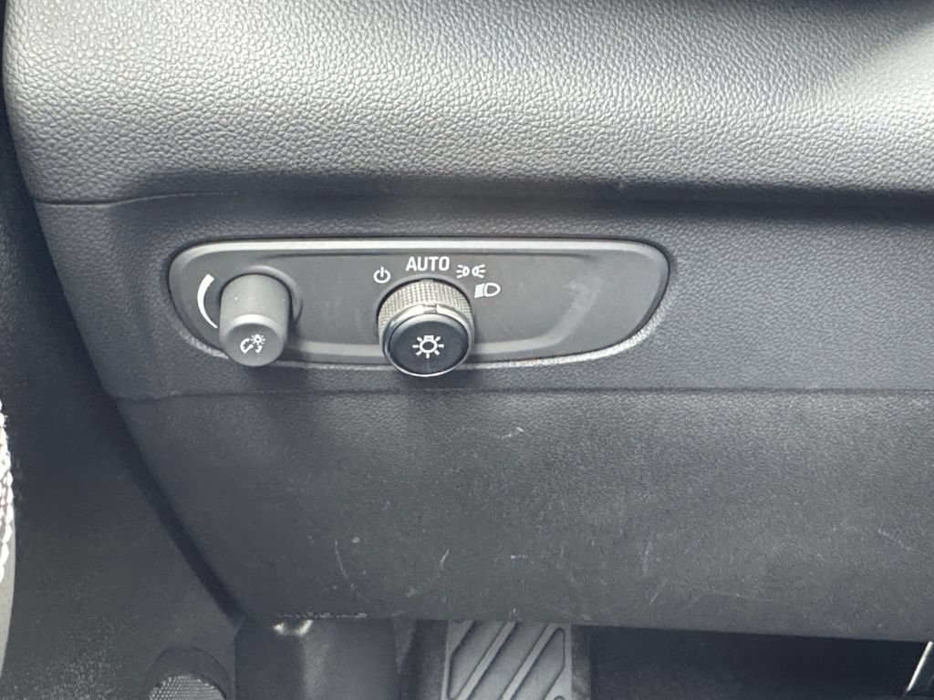 Used 2023 Buick Envision Preferred AWD/4WD image 31