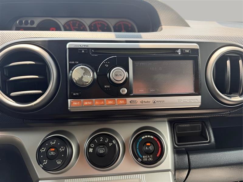 Used 2010 Scion xB FWD image 39