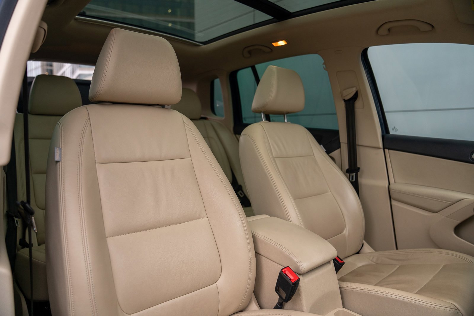 Used 2016 Volkswagen Tiguan SEL image 25