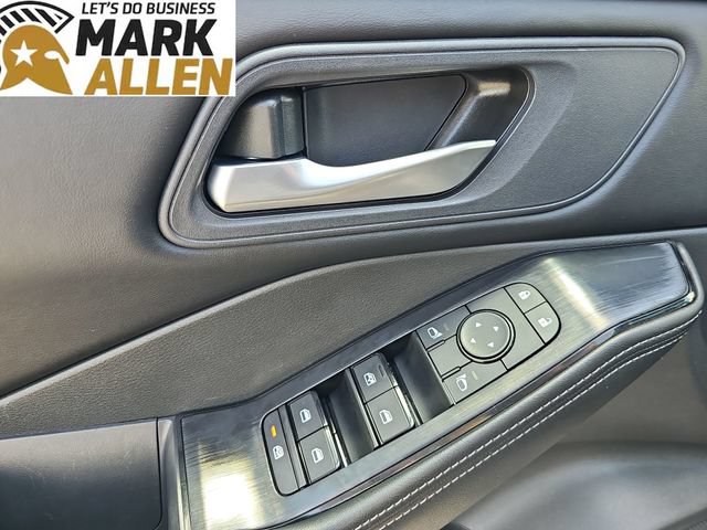 Used 2025 Nissan Rogue SV FWD image 22