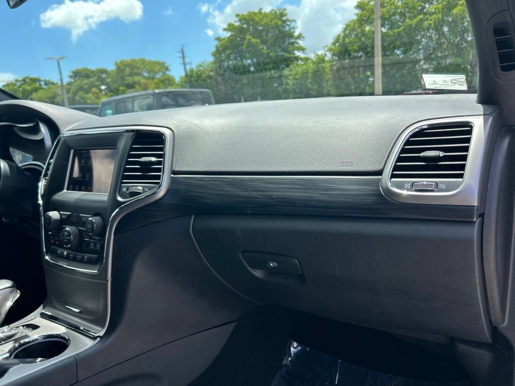 Used 2019 Jeep Grand Cherokee Laredo RWD image 23