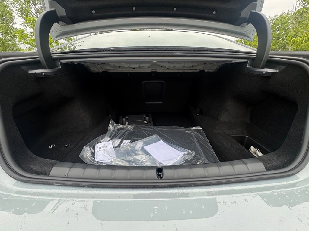 Used 2025 BMW 760i xDrive image 27