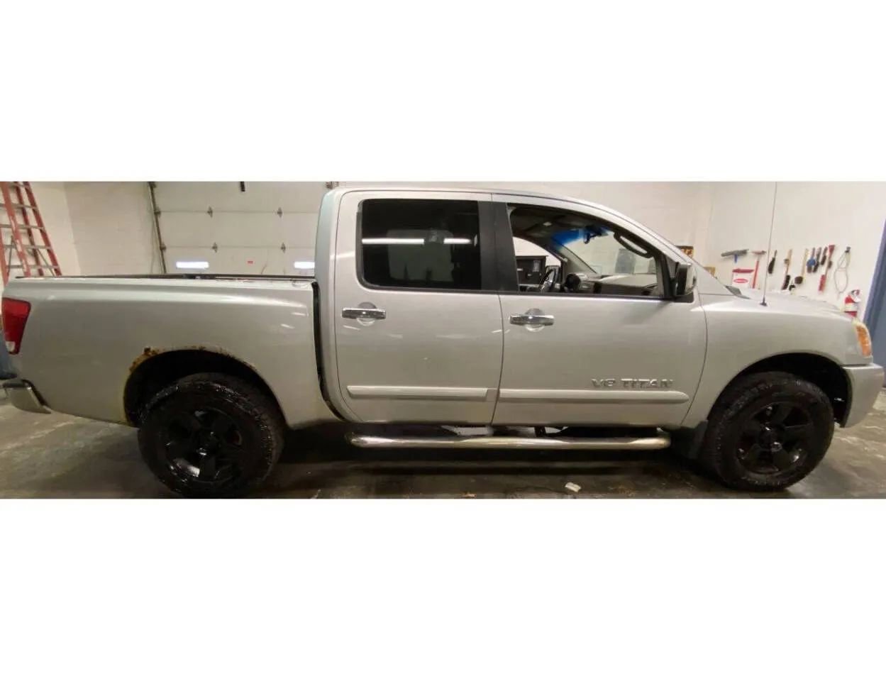 Used 2005 Nissan Titan SE w/ (W01) Utility Bed Pkg image 5