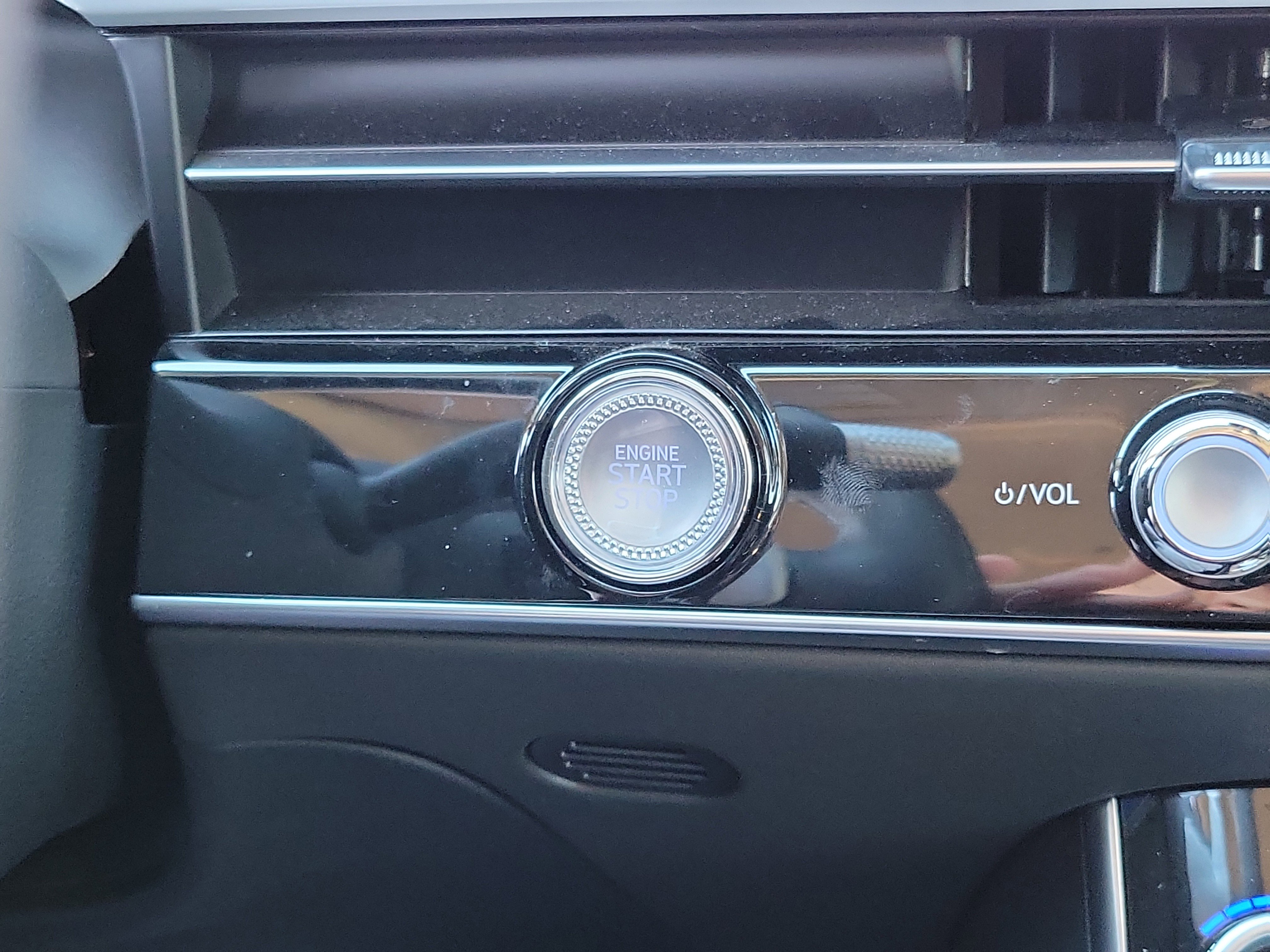 Certified 2026 Genesis GV70 2.5T image 12